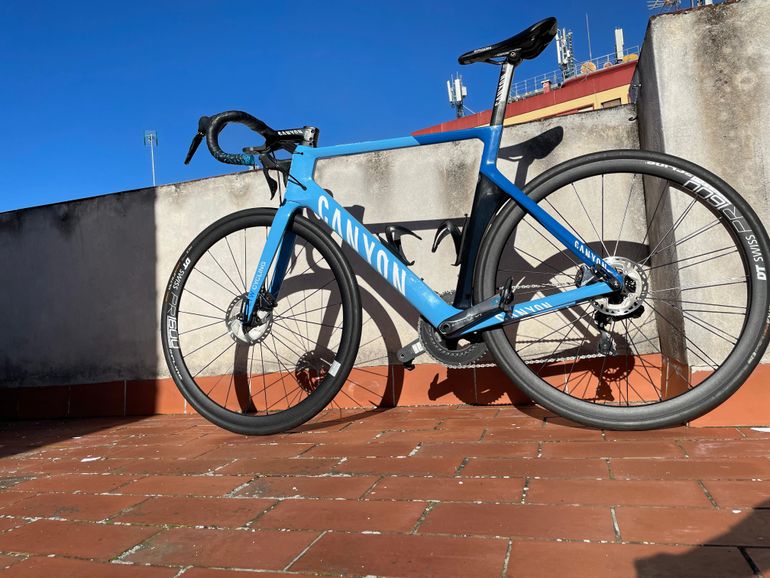 Used Canyon Aeroad CF SLX 8 Disc Di2 2020 Road & Gravel, Blue — image 12 of 21