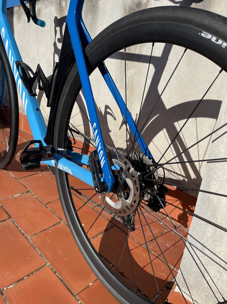 Used Canyon Aeroad CF SLX 8 Disc Di2 2020 Road & Gravel, Blue — image 8 of 21