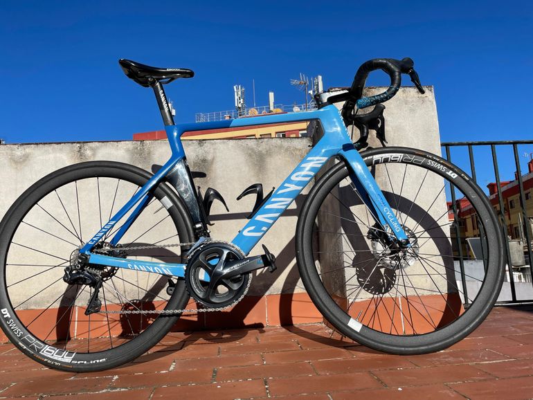 Used Canyon Aeroad CF SLX 8 Disc Di2 2020 Road & Gravel, Blue — image 21 of 21