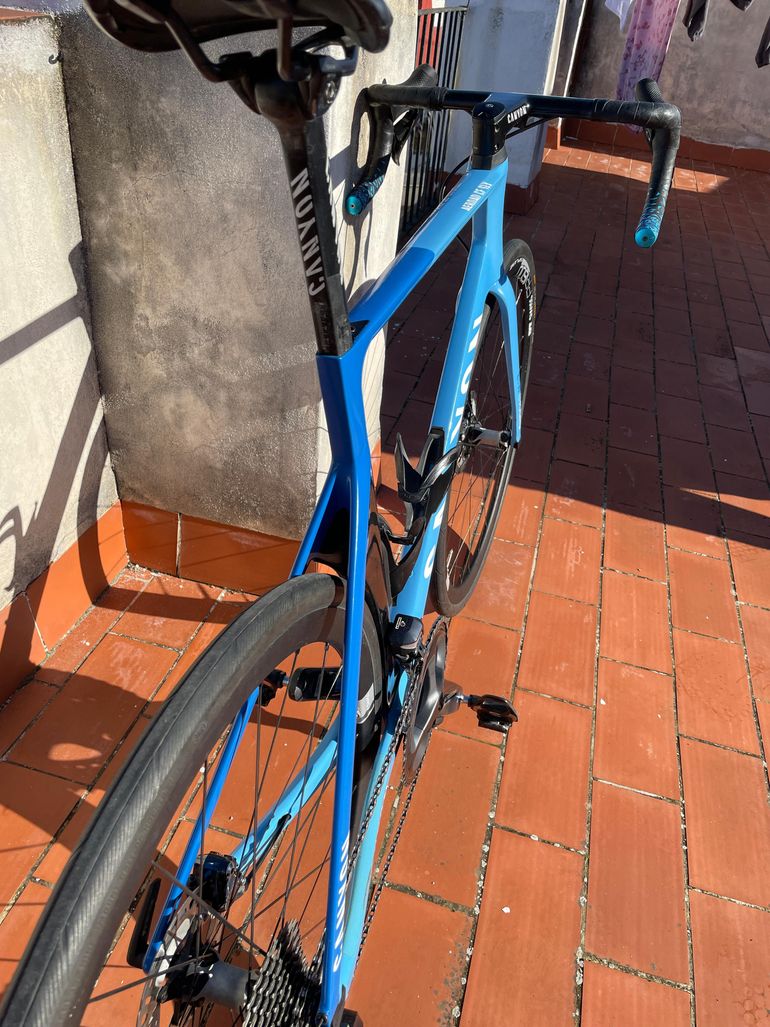 Used Canyon Aeroad CF SLX 8 Disc Di2 2020 Road & Gravel, Blue — image 13 of 21