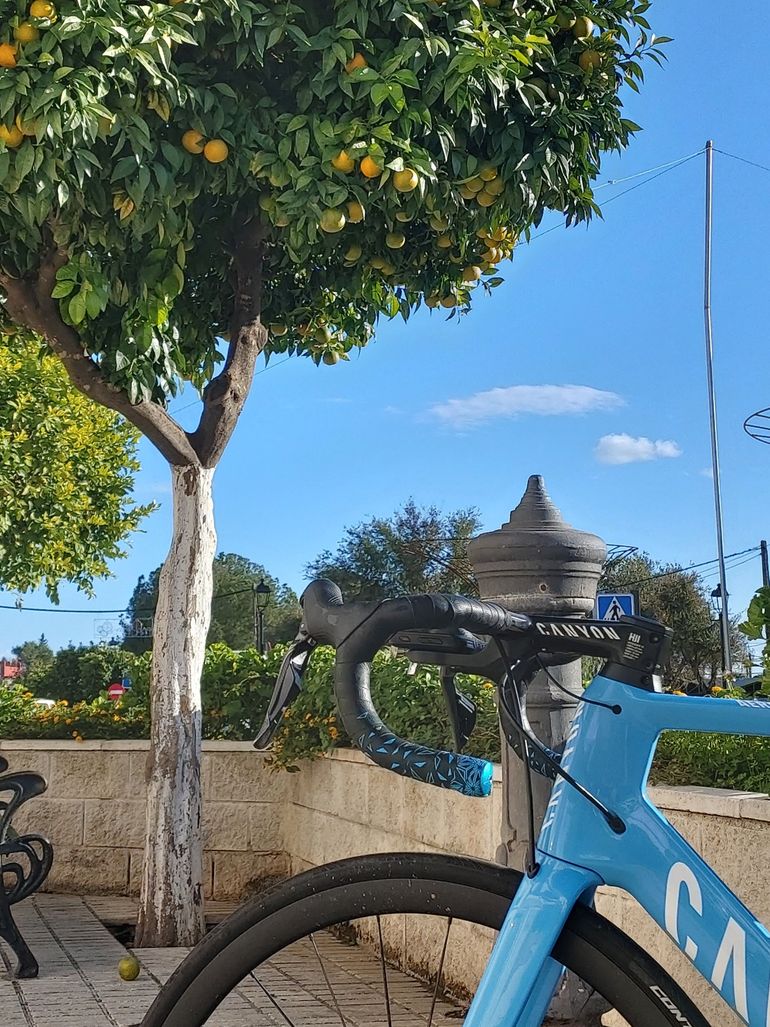 Used Canyon Aeroad CF SLX 8 Disc Di2 2020 Road & Gravel, Blue — image 2 of 21