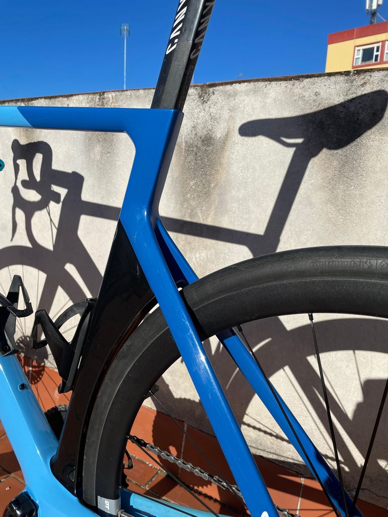 Used Canyon Aeroad CF SLX 8 Disc Di2 2020 Road & Gravel, Blue — image 9 of 21