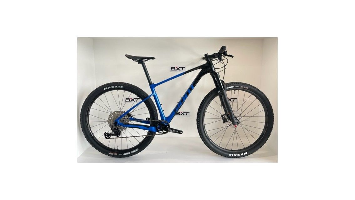 Giant xtc deals mountain bike price