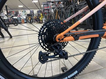 Używany Orbea OIZ H20 2023 2023 Mountainbike — zdjęcie 2 z 12