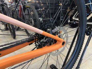 Używany Orbea OIZ H20 2023 2023 Mountainbike — zdjęcie 9 z 12