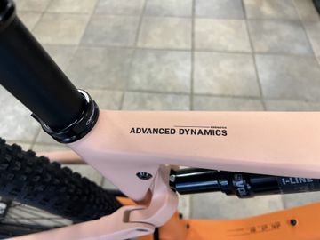 Używany Orbea OIZ H20 2023 2023 Mountainbike — zdjęcie 7 z 12