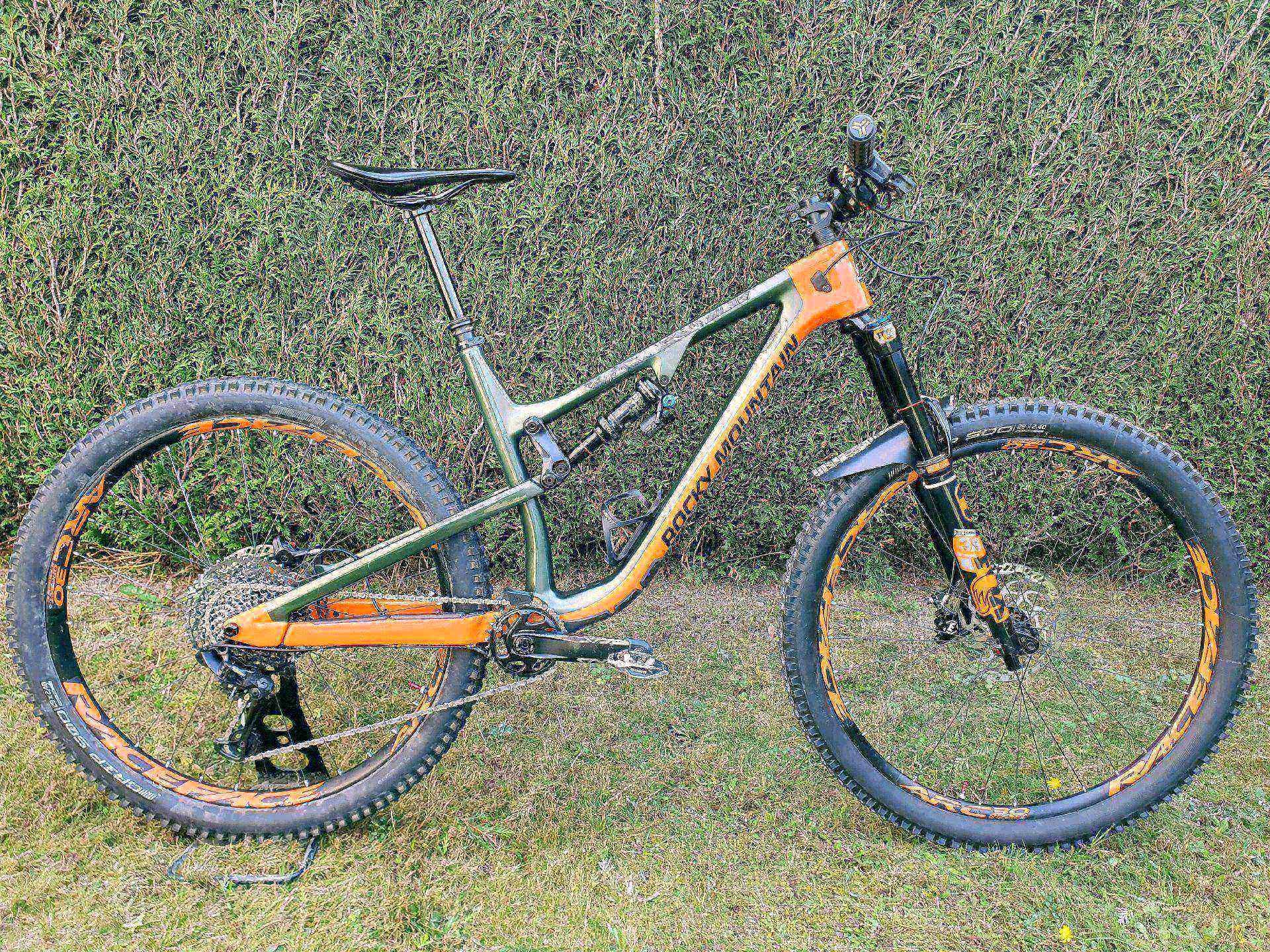 Rocky mountain instinct 2024 carbon 90 bc edition