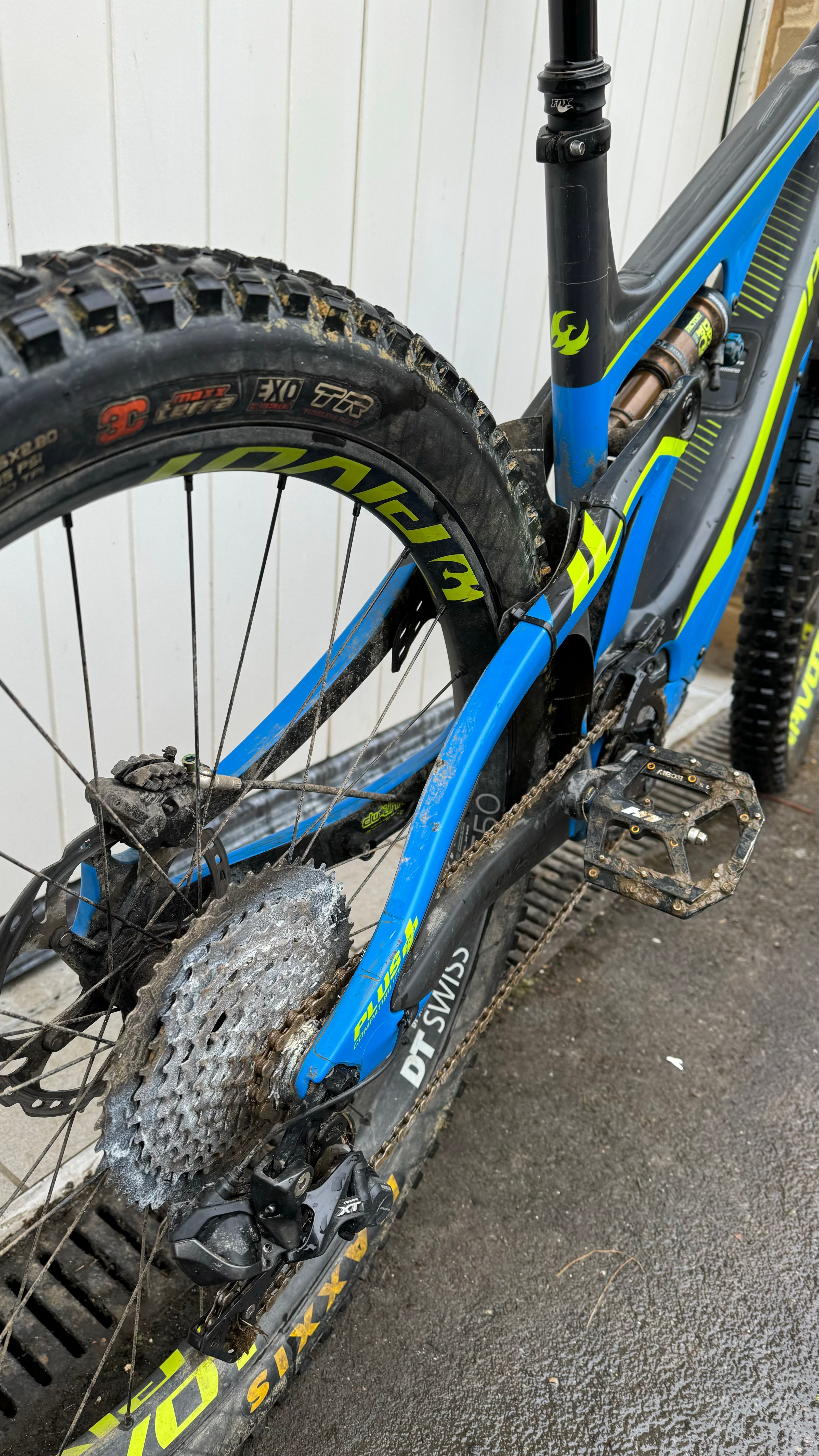 Pivot best sale bikes europe