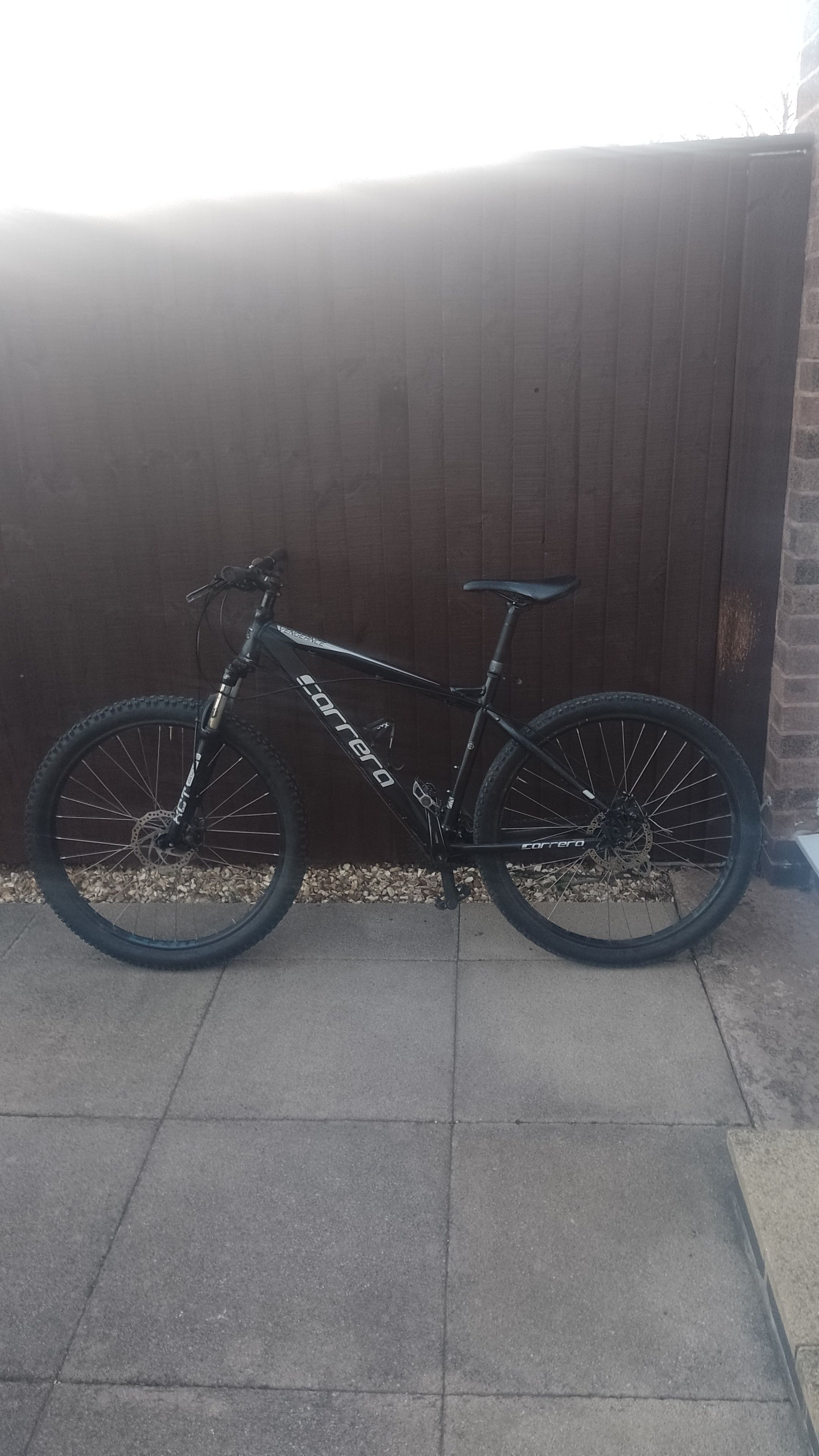 carrera vengeance junior mountain bike