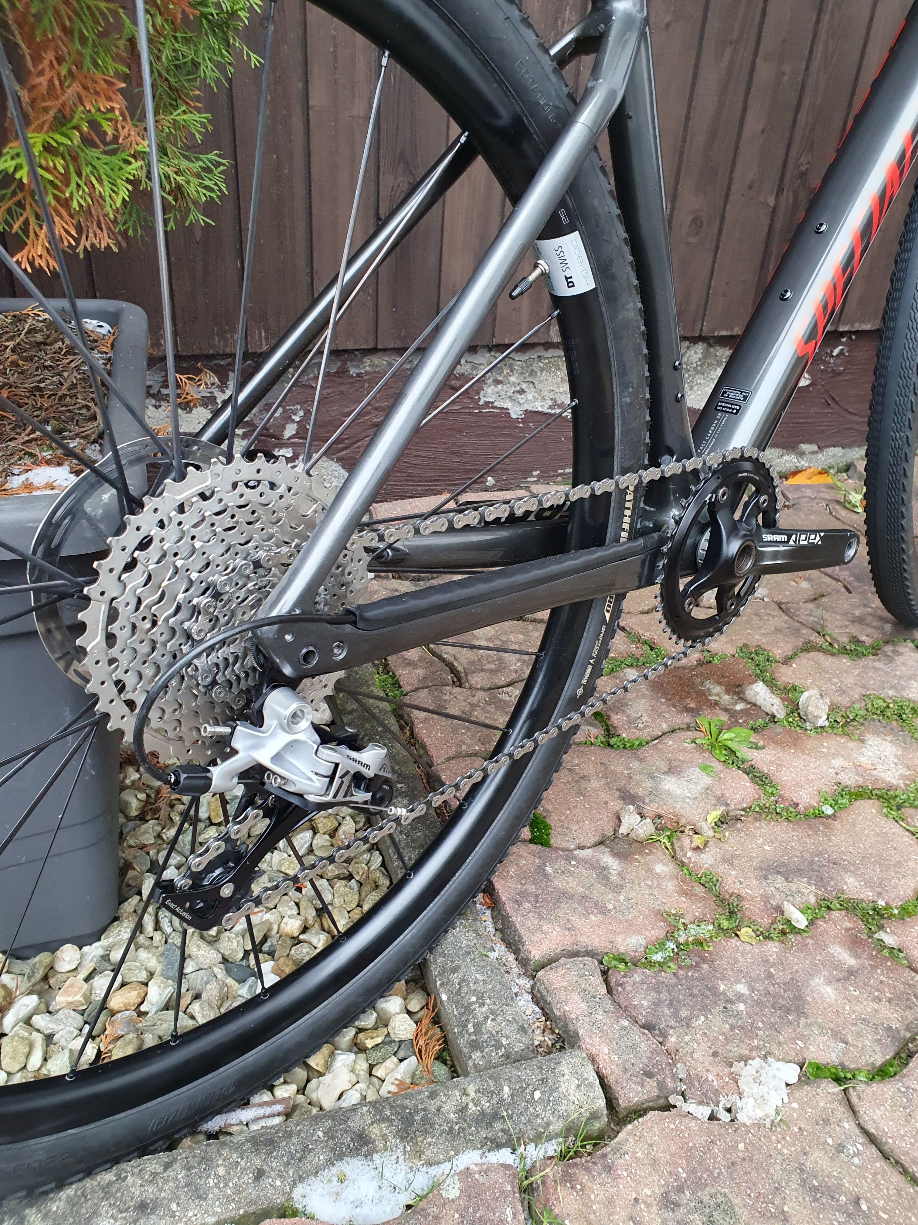 Specialized Diverge Base Carbon used in 54 cm buycycle