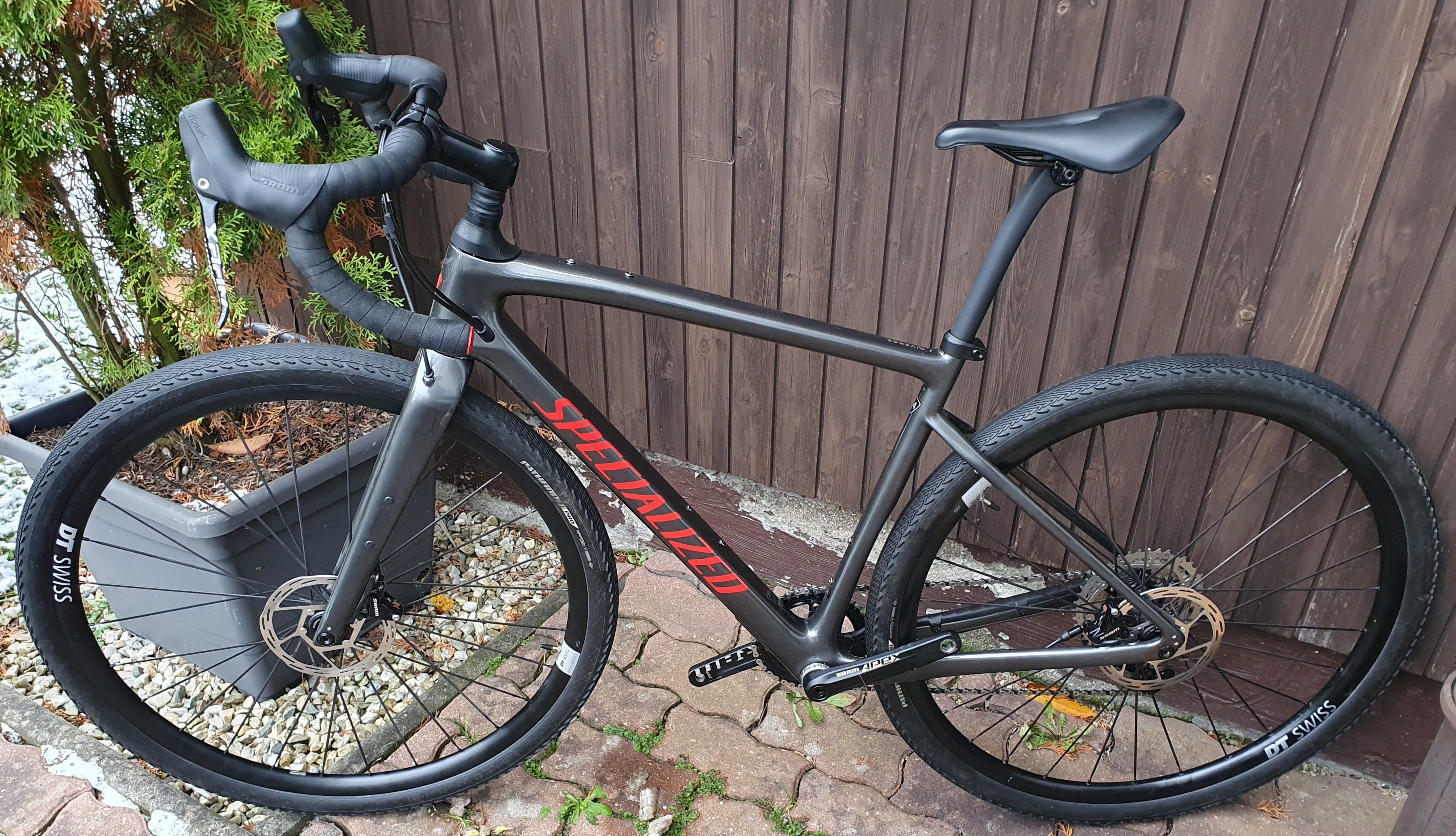 Specialized diverge best sale base carbon review