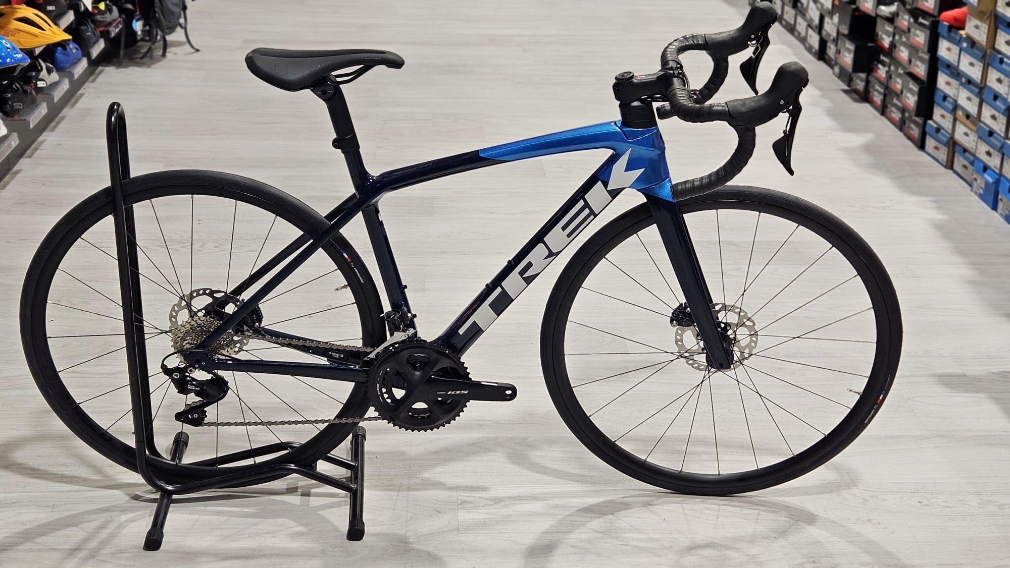 Trek emonda sl best sale 5 disc road bike