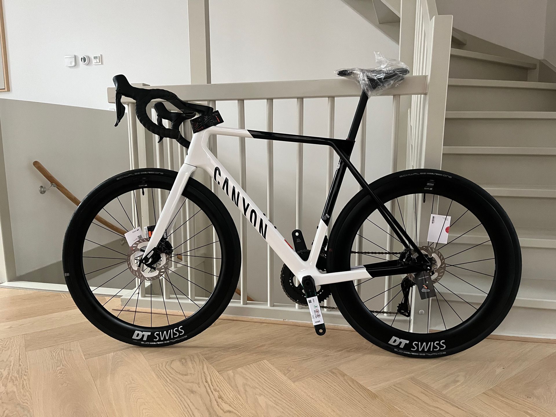 Canyon ultimate cf sl 8.0 best sale aero disc