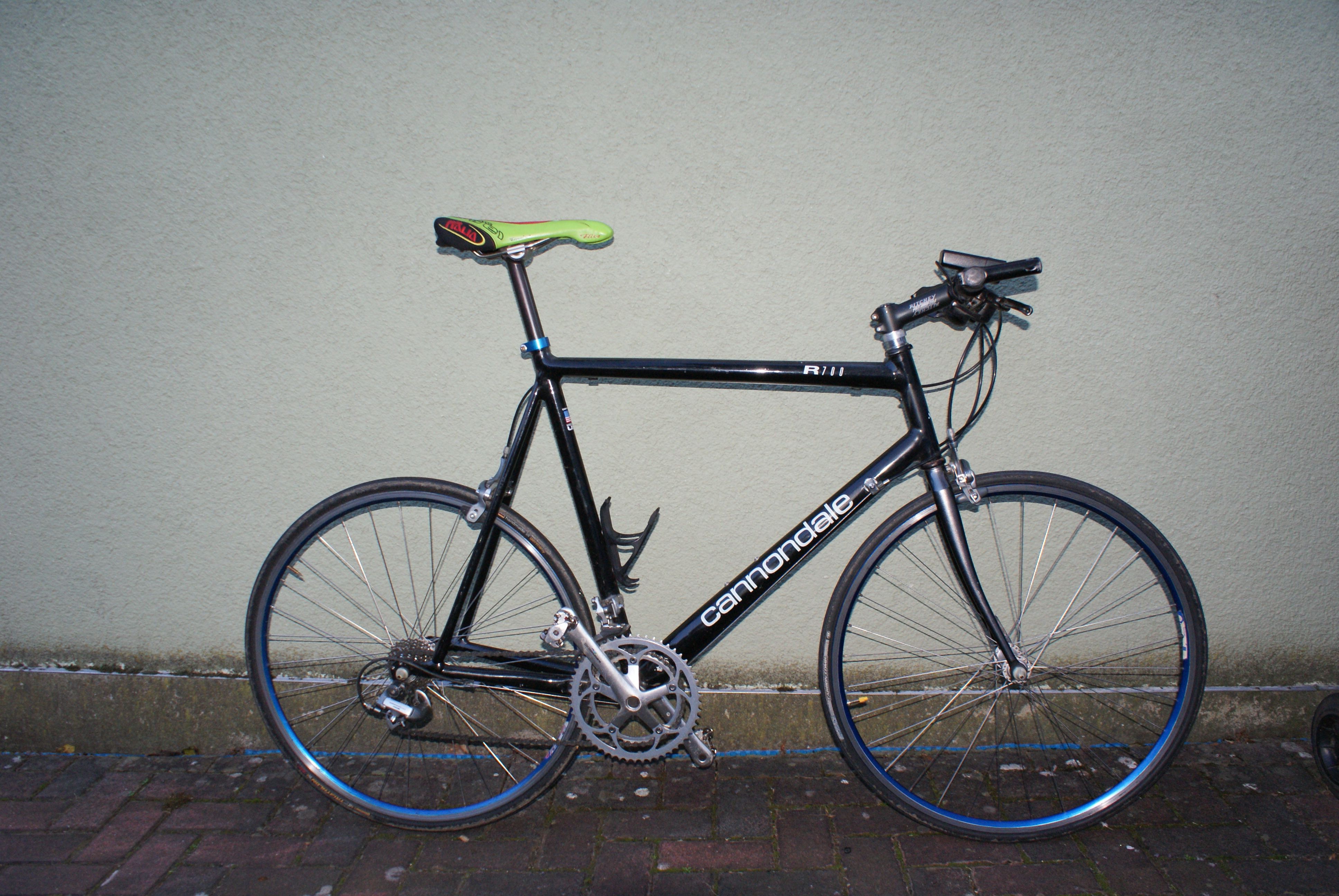 Cannondale R700 used in L buycycle