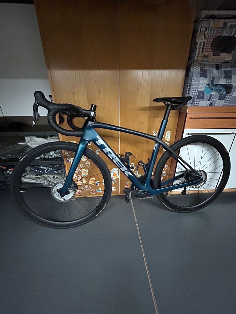 Used Trek Domane SL 6 2022 2022 Road & Gravel, Blue — image 1 of 4