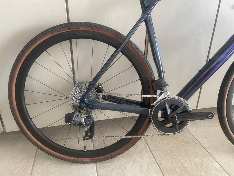 Used Canyon Endurace CF 7 All-Road 2023 2023 Road & Gravel — image 4 of 5