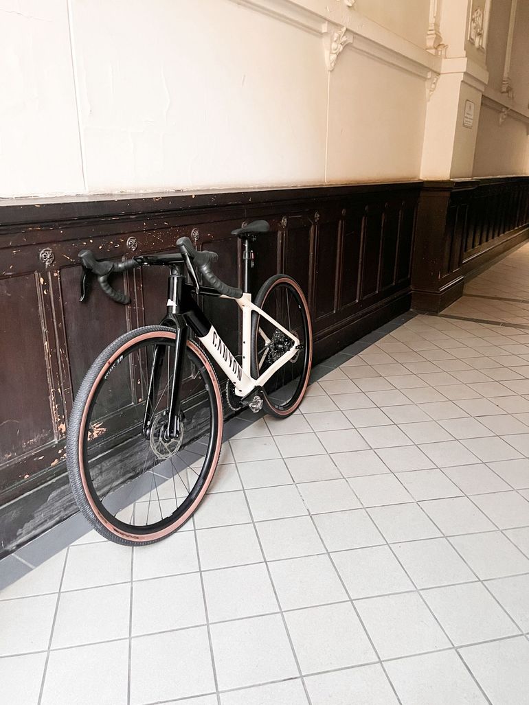 Used Canyon Grail CF SL 7 eTap 2023 2023 Road & Gravel, Schwarz — image 2 of 6