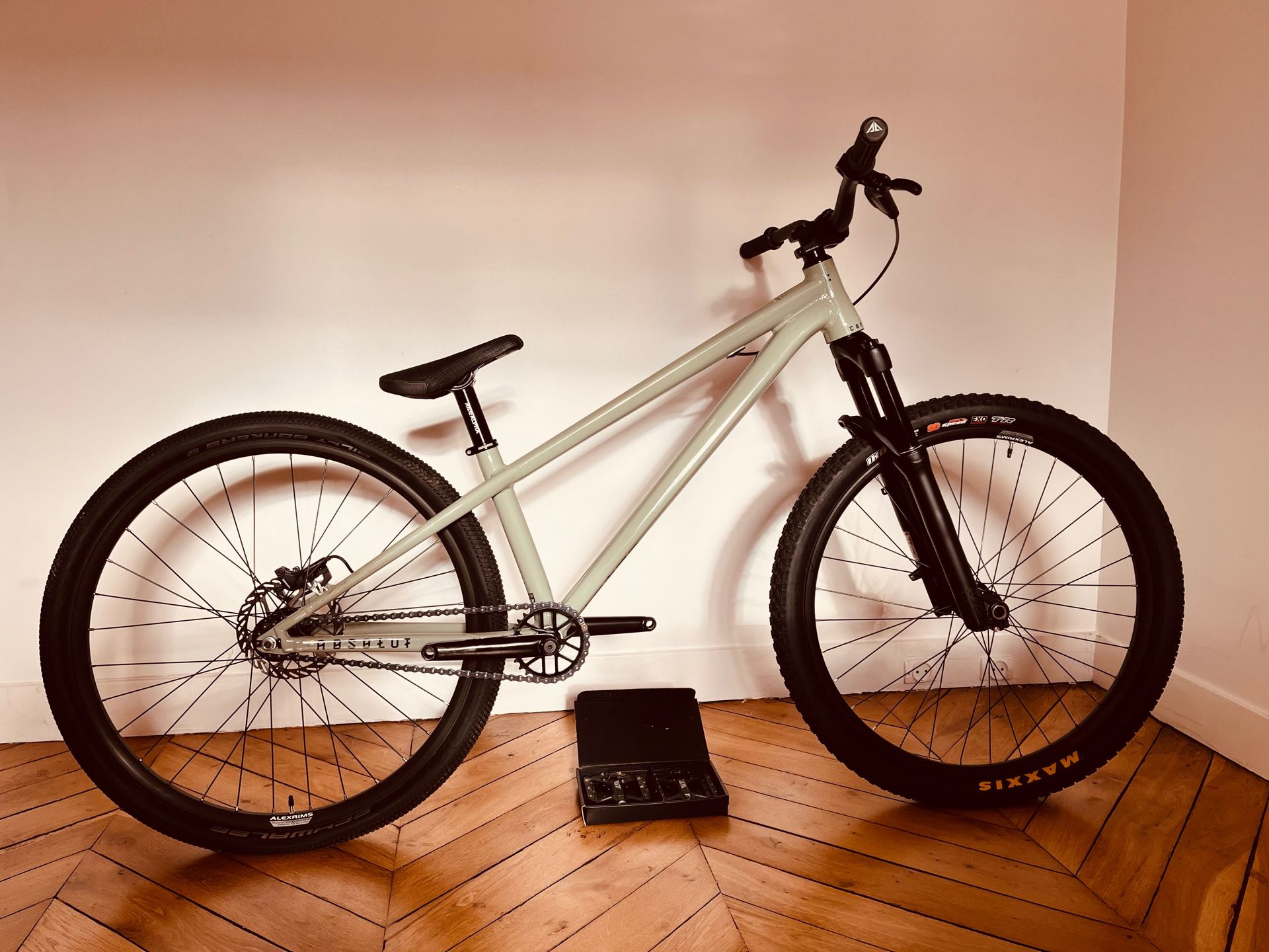 2018 commencal hot sale absolut