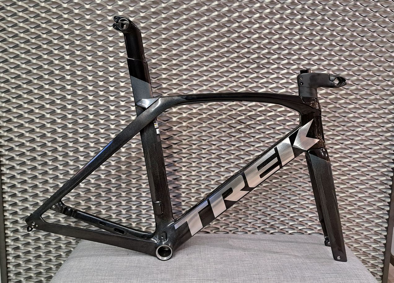 Trek madone slr frameset hot sale 2020