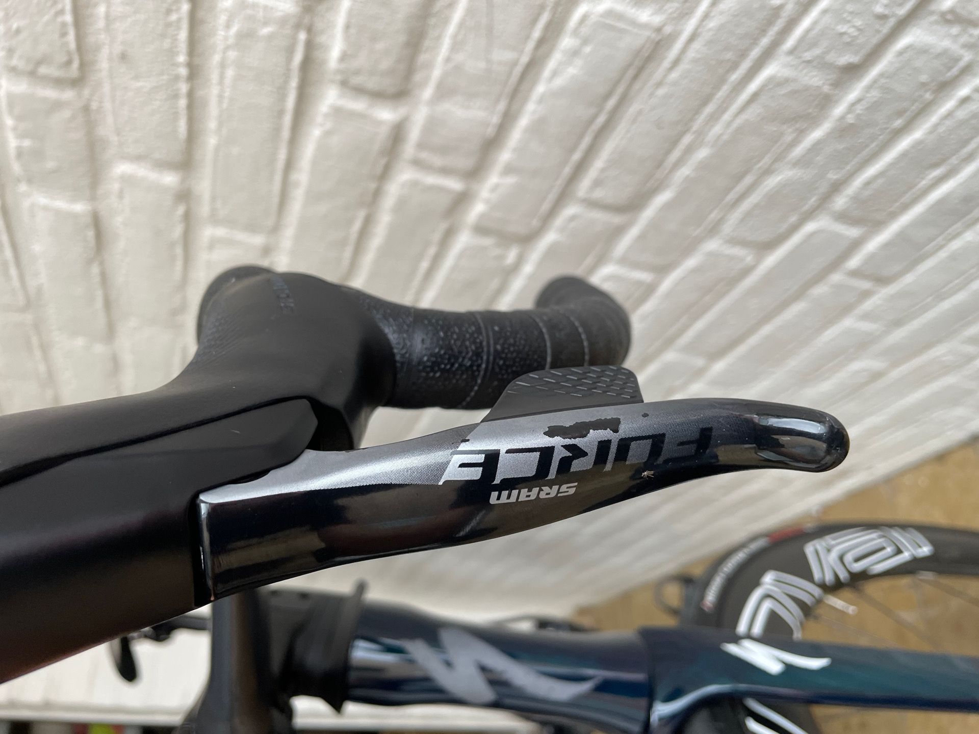 Specialized Venge Pro SRAM Force eTap AXS used in L buycycle