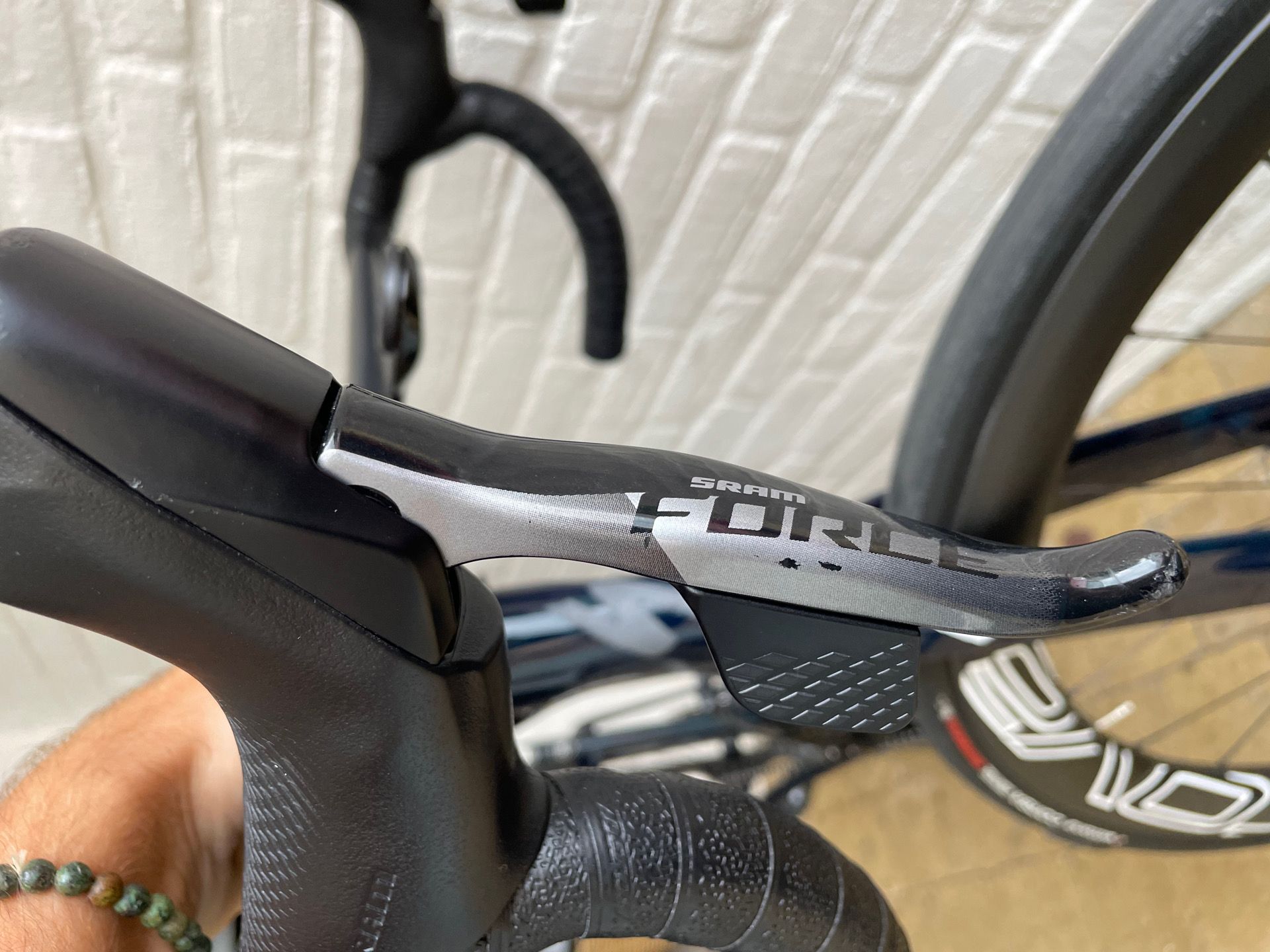 Specialized Venge Pro SRAM Force eTap AXS used in L buycycle