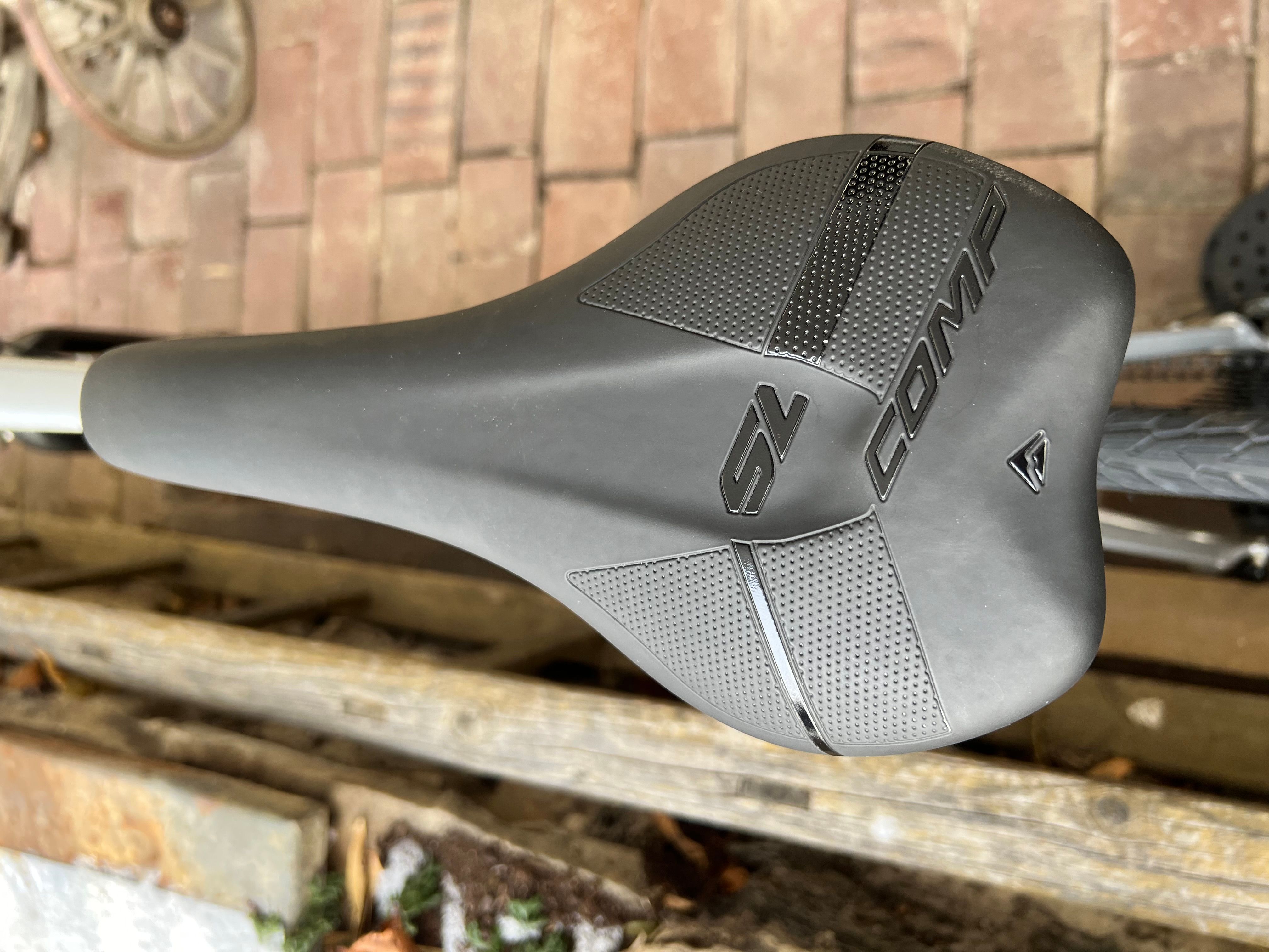 Merida comp sl discount saddle