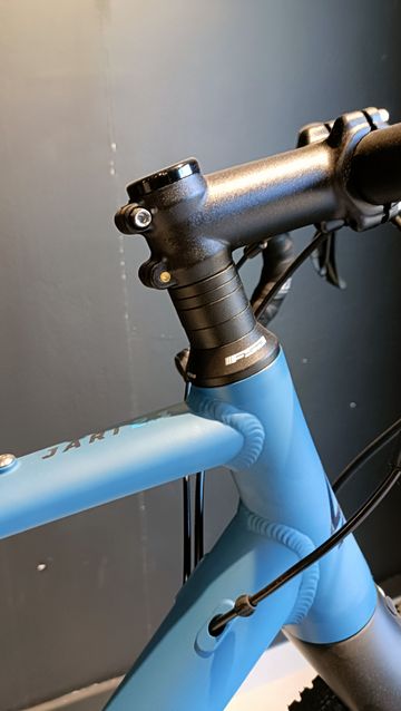Used Fuji Jari 2.1 2022 2022 Road & Gravel, Blue — image 6 of 32