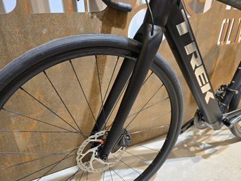 Used Trek Domane+ AL5 2024 Road & Gravel, Black — image 12 of 13