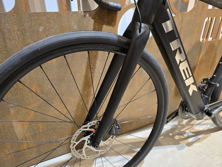 Used Trek Domane+ AL5 2024 Road & Gravel, Black — image 12 of 13