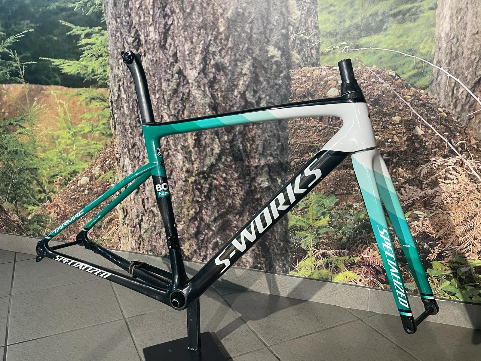 S works hot sale tarmac bora