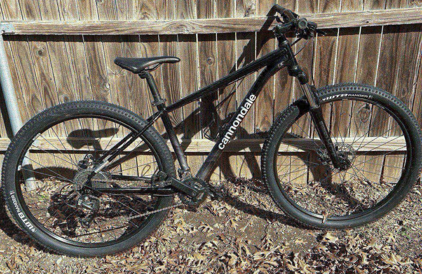 Used cannondale mountain store bike