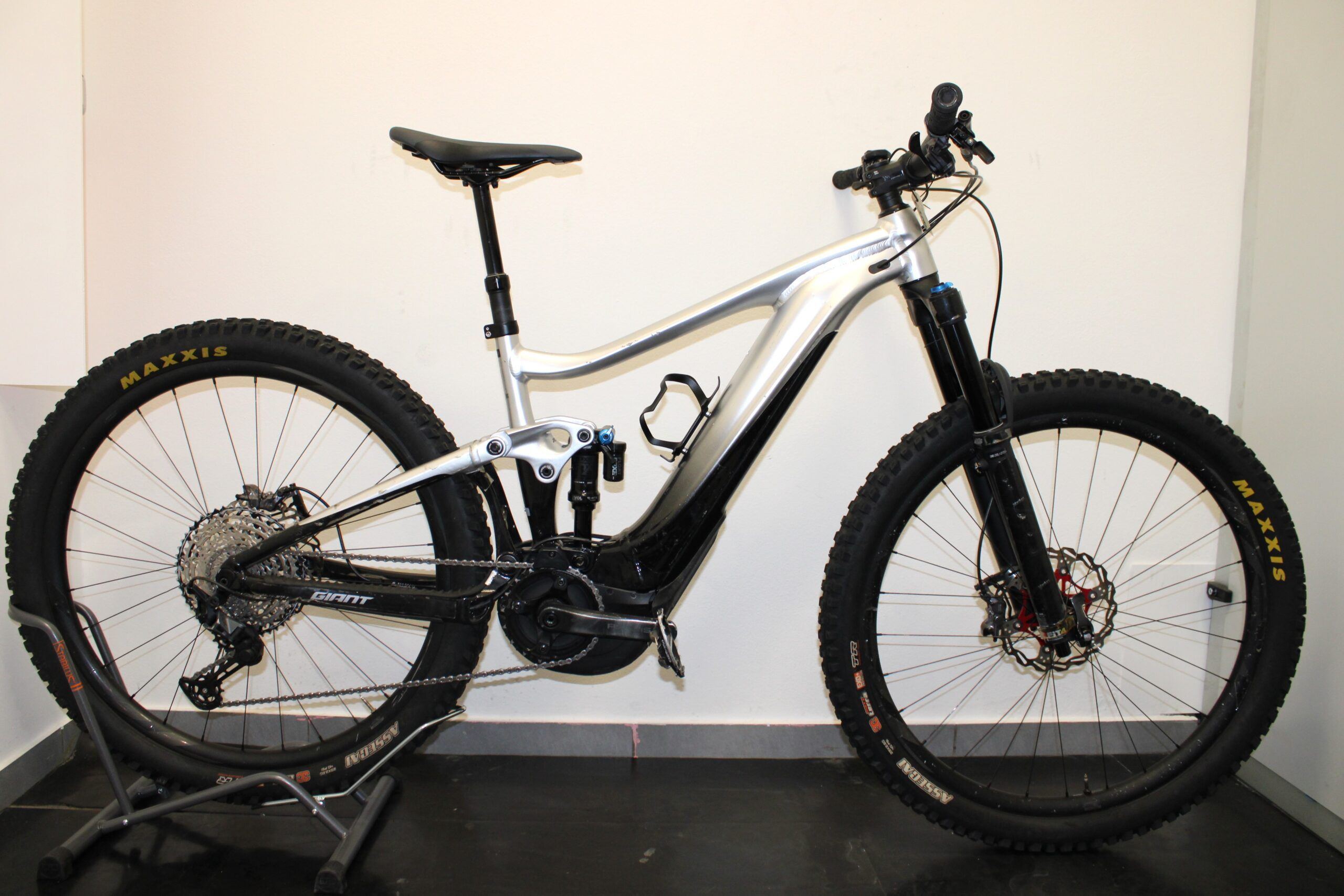 Achetez un v lo d occasion Giant Trance E en M buycycle France