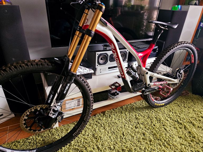 Brugt Commencal SUPREME DH 29 TEAM 2022 2022 Mountainbike — billede 13 af 13