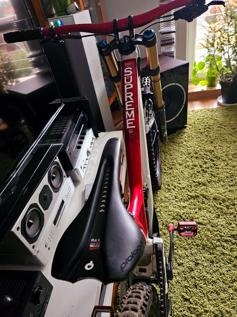 Brugt Commencal SUPREME DH 29 TEAM 2022 2022 Mountainbike — billede 5 af 13