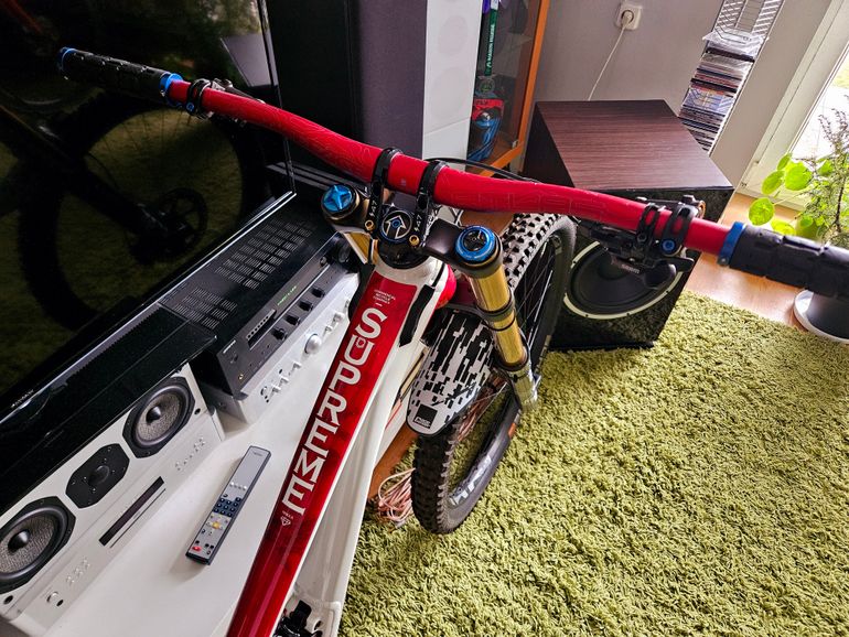 Brugt Commencal SUPREME DH 29 TEAM 2022 2022 Mountainbike — billede 6 af 13