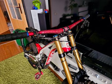 Brugt Commencal SUPREME DH 29 TEAM 2022 2022 Mountainbike — billede 8 af 13