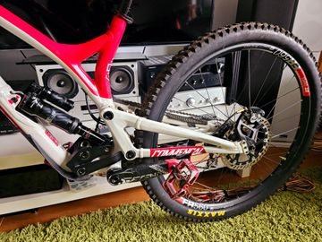 Brugt Commencal SUPREME DH 29 TEAM 2022 2022 Mountainbike — billede 11 af 13