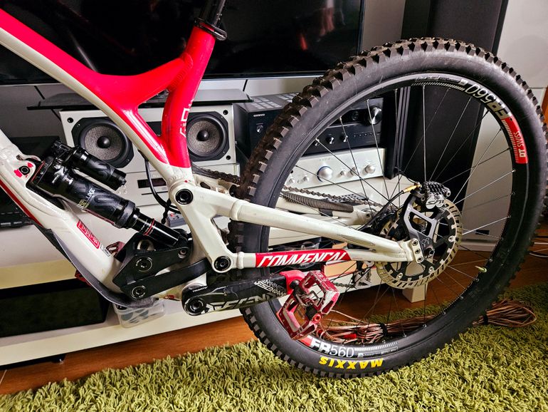 Brugt Commencal SUPREME DH 29 TEAM 2022 2022 Mountainbike — billede 11 af 13