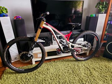 Brugt Commencal SUPREME DH 29 TEAM 2022 2022 Mountainbike — billede 9 af 13
