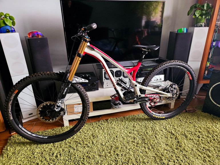 Brugt Commencal SUPREME DH 29 TEAM 2022 2022 Mountainbike — billede 9 af 13