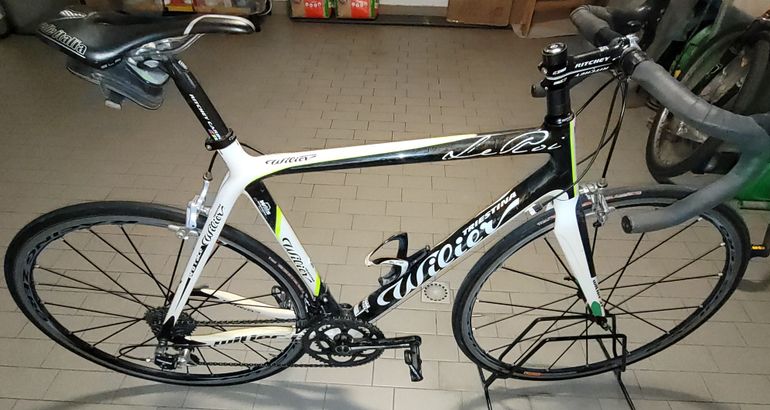 Used Wilier Le Roi 2009 Road & Gravel, White — image 1 of 9