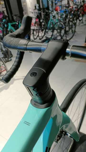 Použité Bianchi Specialissima Comp 2024 Road & Gravel — obrázek 8 z 29