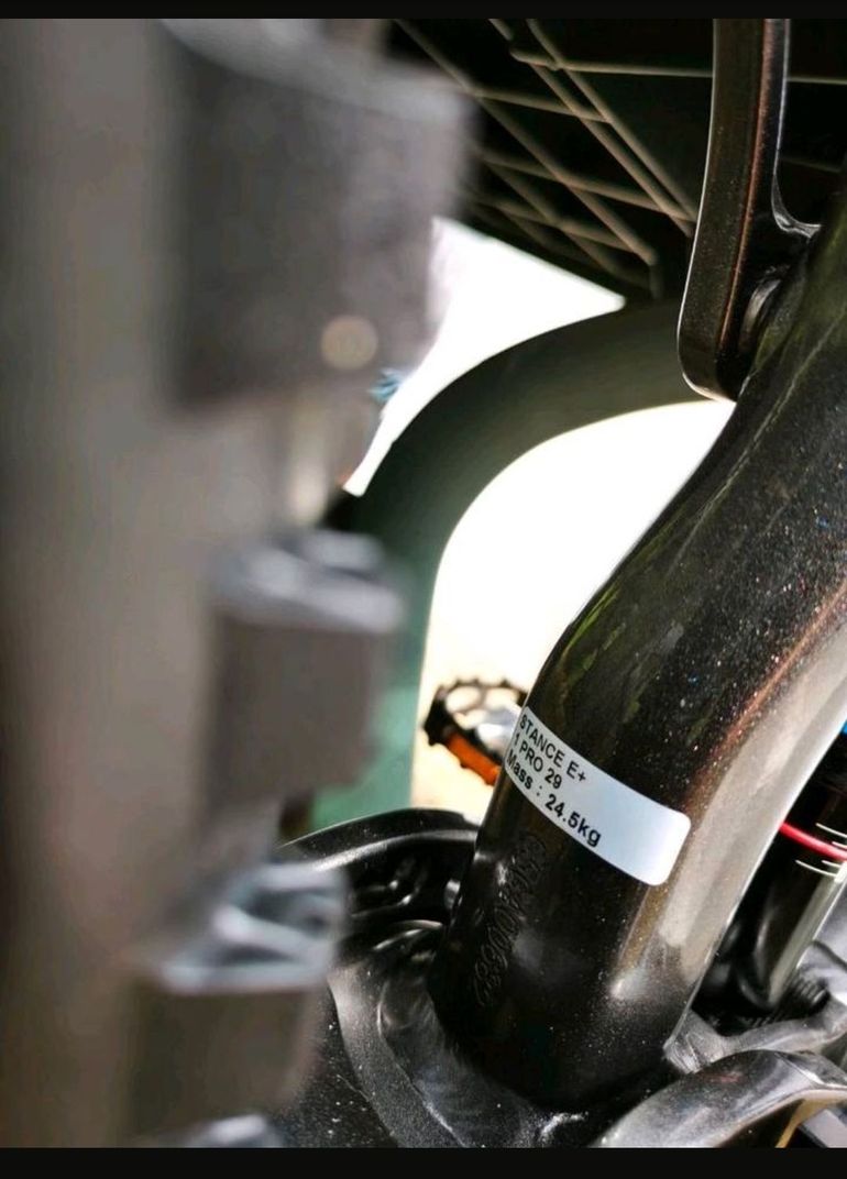Used Giant Stance E+, 1 Pro 2021 2021 Mountainbike, Nero — image 9 of 10