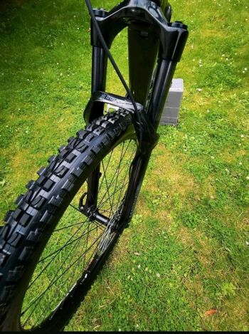 Used Giant Stance E+, 1 Pro 2021 2021 Mountainbike, Nero — image 6 of 10