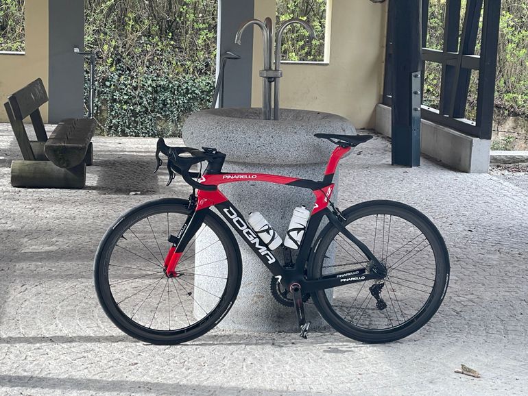 Used Pinarello Dogma F12 2021 Road & Gravel, Schwarz — image 5 of 7