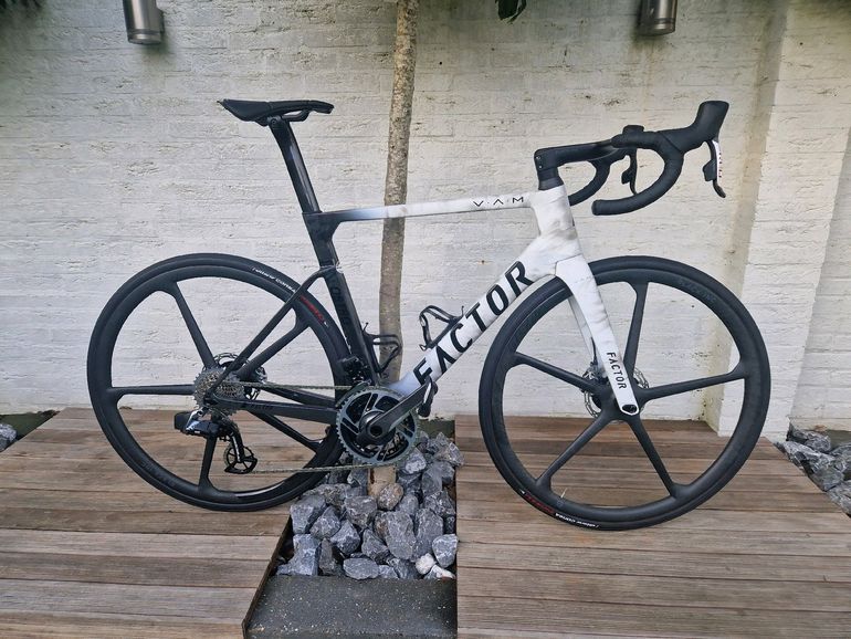 Used Factor OSTRO VAM 2023 2023 Road & Gravel, White — image 1 of 11