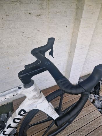 Used Factor OSTRO VAM 2023 2023 Road & Gravel, White — image 9 of 11