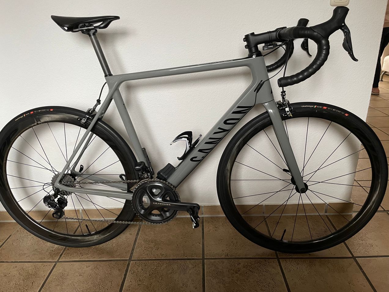 Canyon Ultimate CF SL 7 Di2 / Größe L / für Körpergröße 184-190 cm