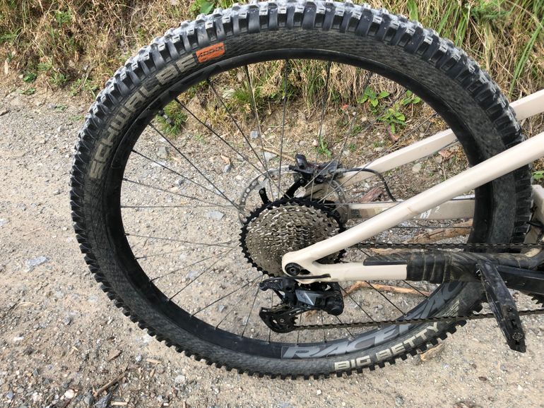 Used Focus SAM2 6.9 2021 2021 Mountainbike, Light Gray — image 4 of 7