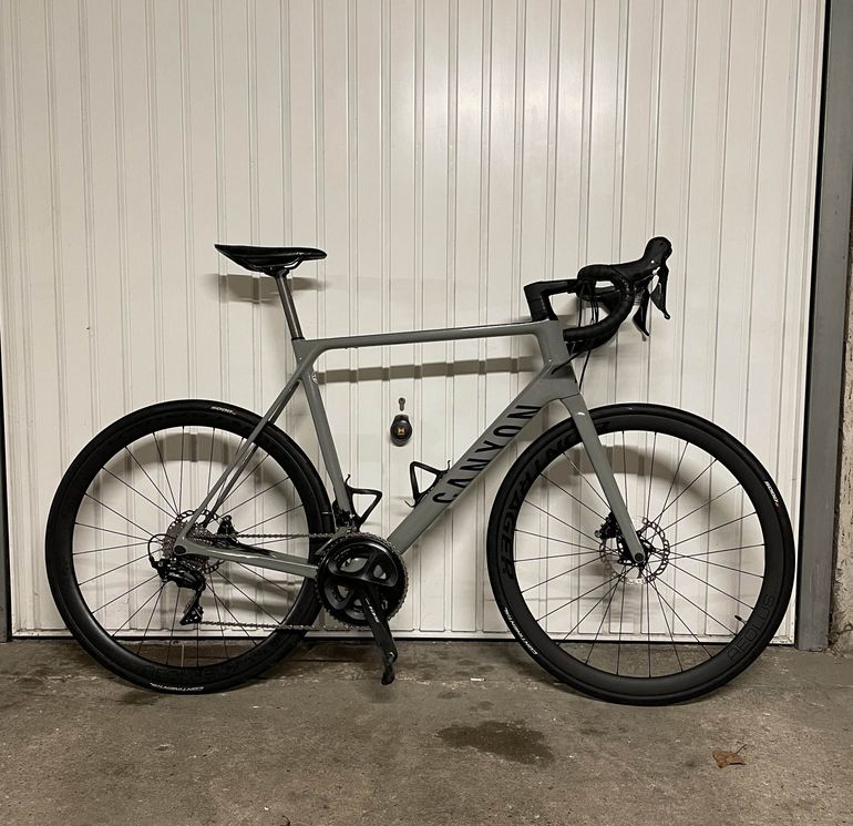 Used Canyon Ultimate CF SL 7 Disc 2021 Road & Gravel, Light Gray — image 1 of 6